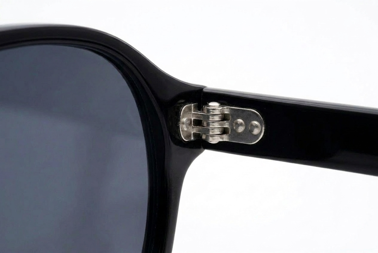 Il Giacomo - Black, hinge detail