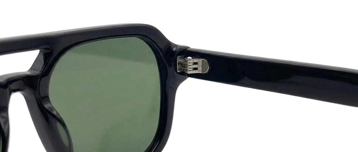 Il Lucio - Black, hinge detail