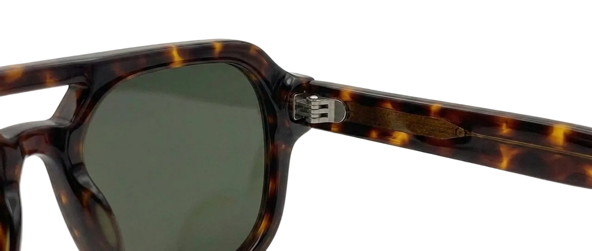 Il Lucio - Tortoise, hinge detail